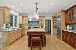 5470 Carrie Ln, Shorewood, MN 55331 - Photo 4