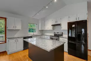 6281 Whispering Oaks Dr, Eden Prairie, MN 55346 - Photo 14