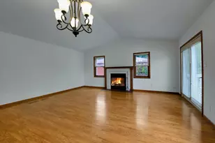 6281 Whispering Oaks Dr, Eden Prairie, MN 55346 - Photo 10