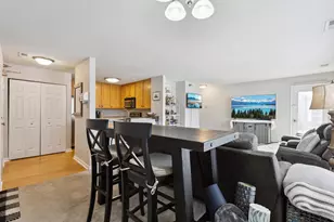 6048 Chasewood Pkwy, Minnetonka, MN 55343 - Photo 4