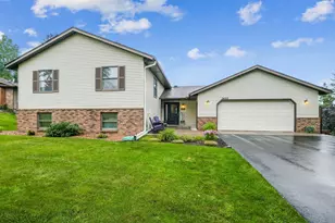 7492 Upper 24th St N, Oakdale, MN 55128 - Photo 1