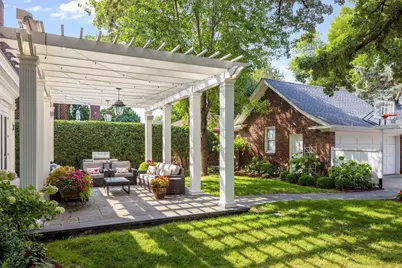 2400 W Lake Of The Isles Parkway, Minneapolis, MN 55405 - Photo 20