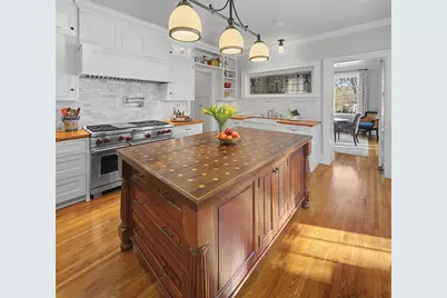 2400 W Lake Of The Isles Parkway, Minneapolis, MN 55405 - Photo 14