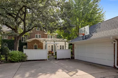 2400 W Lake Of The Isles Parkway, Minneapolis, MN 55405 - Photo 4