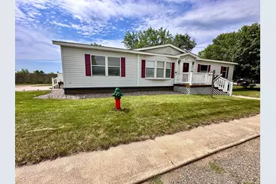 517 Locust Avenue, Marshall, MN 56258 - Photo 2