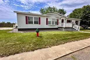 517 Locust Ave, Marshall, MN 56258 - Photo 2