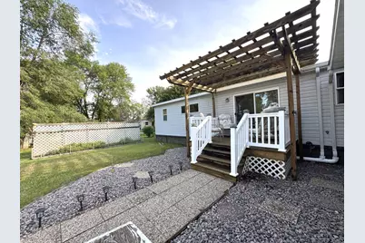 517 Locust Avenue, Marshall, MN 56258 - Photo 8