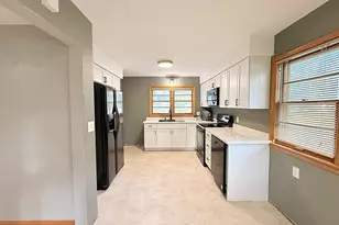 1202 N 5th St, Montevideo, MN 56265 - Photo 8