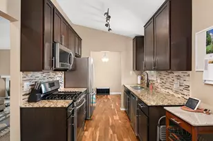 7321 Woodstock Curv, Bloomington, MN 55438 - Photo 12