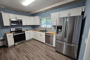 111 Markley Ave S, Thief River Falls, MN 56701 - Photo 10