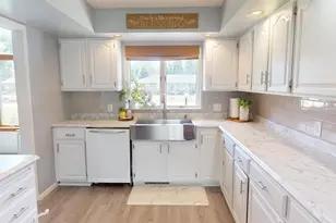 2404 8th Ave SW, Austin, MN 55912 - Photo 12