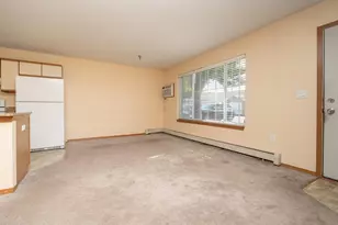 1279 Taylor St, Shakopee, MN 55379 - Photo 4