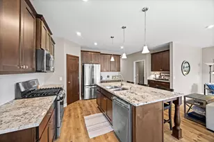 1045 Roselyn Dr, Victoria, MN 55386 - Photo 2