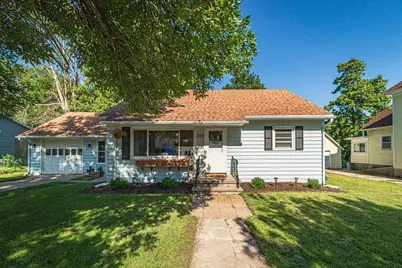 304 S 4th Street, Le Sueur, MN 56058 - Photo 1