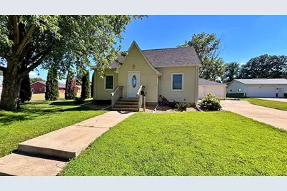 611 W Lincoln Street, Springfield, MN 56087 - Photo 2