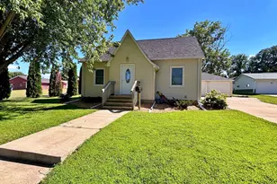 611 W Lincoln St, Springfield, MN 56087 - Photo 2