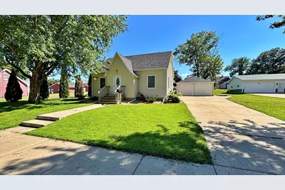 611 W Lincoln Street, Springfield, MN 56087 - Photo 1