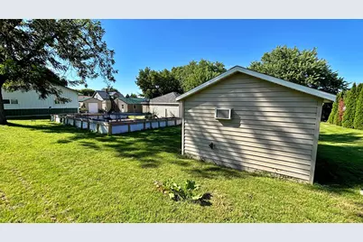 611 W Lincoln Street, Springfield, MN 56087 - Photo 12