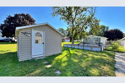 611 W Lincoln Street, Springfield, MN 56087 - Photo 10