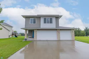 1001 9th St SE, Barnesville, MN 56514 - Photo 2