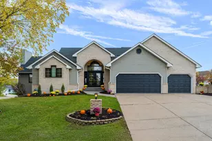 1162 Lakewood Dr S, Maplewood, MN 55119 - Photo 2