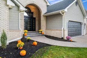 1162 Lakewood Dr S, Maplewood, MN 55119 - Photo 6