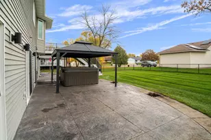 1162 Lakewood Dr S, Maplewood, MN 55119 - Photo 10