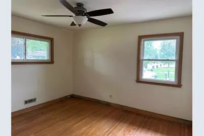 2739 Chippewa Avenue, North Saint Paul, MN 55109 - Photo 8