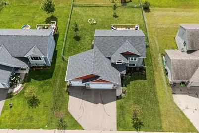 1142 W Edge Place, New Richmond, WI 54017 - Photo 2