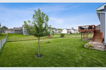 1142 W Edge Place, New Richmond, WI 54017 - Photo 4