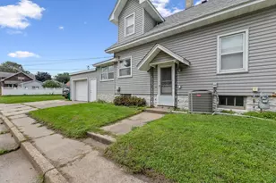 749 W 4th St, Winona, MN 55987 - Photo 20