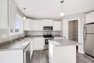 2110 Goldenray Dr NE, Faribault, MN 55021 - Photo 4