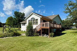 115 Burr Oak Rd, Redwood Falls, MN 56283 - Photo 4