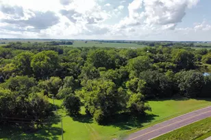 2555 River Rd, Marshall, MN 56258 - Photo 12