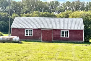 2555 River Rd, Marshall, MN 56258 - Photo 18