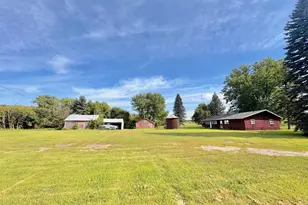 2555 River Rd, Marshall, MN 56258 - Photo 16