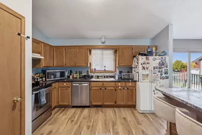 2434 Hynes Avenue N, Oakdale, MN 55128 - Photo 12