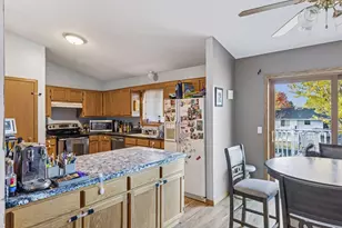 2434 Hynes Ave N, Oakdale, MN 55128 - Photo 10