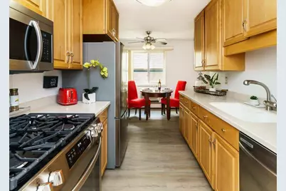 3033 E Bde Maka Ska Parkway #201, Minneapolis, MN 55408 - Photo 8