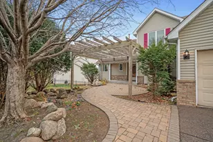 2970 Western Ave N, Roseville, MN 55113 - Photo 2