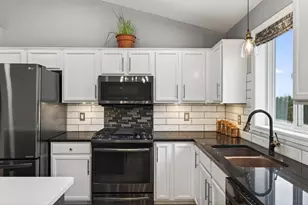 727 7th St N, Montrose, MN 55363 - Photo 4