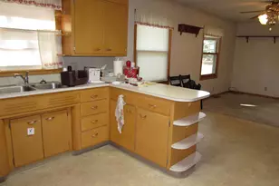 902 11th St S, Saint James, MN 56081 - Photo 4