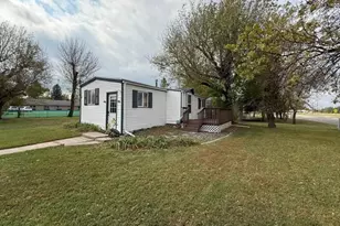 1711 15th Ave N, Moorhead, MN 56560 - Photo 2