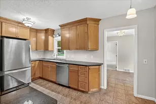 2775 Lancaster Ln N, Plymouth, MN 55441 - Photo 18