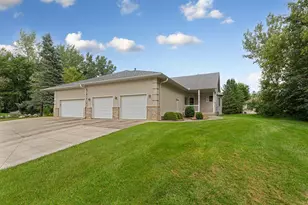 2065 Raspberry Ridge Pl NE, Owatonna, MN 55060 - Photo 2