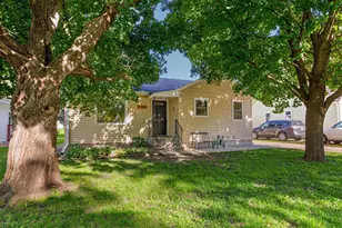 1031 Grandview Ave, Owatonna, MN 55060 - Photo 1