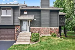 8326 Oakview Ct N, Maple Grove, MN 55369 - Photo 4