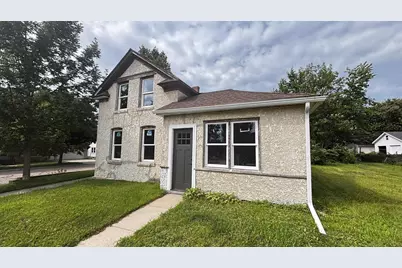 101 N Cedar Street, Chaska, MN 55318 - Photo 1