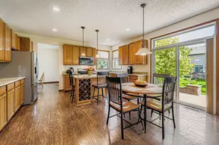 2113 Sandhill Dr, Shakopee, MN 55379 - Photo 4