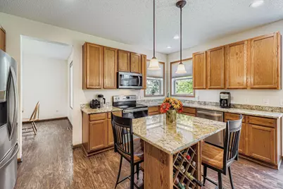 2113 Sandhill Drive, Shakopee, MN 55379 - Photo 2